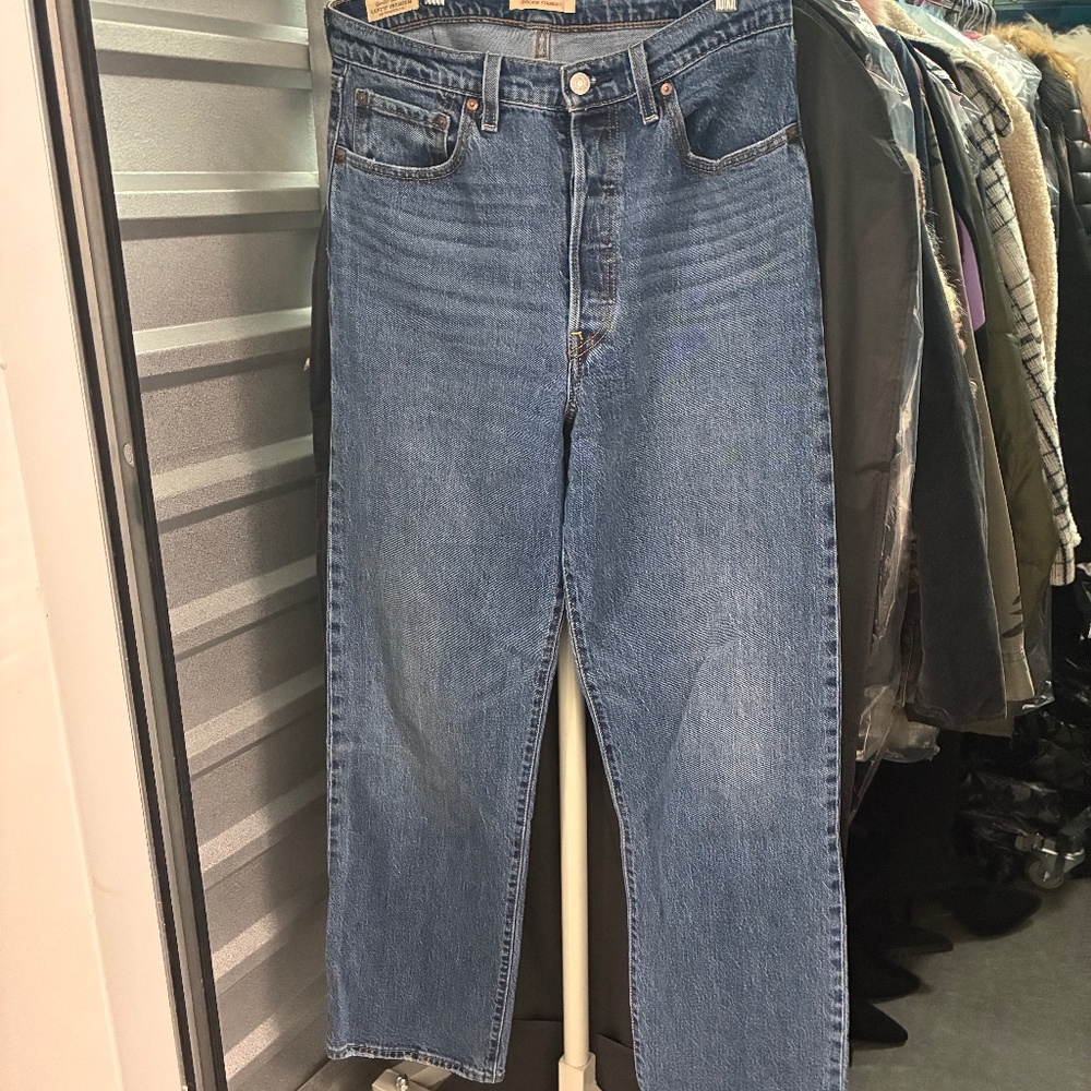 Levi’s Baggy Boyfriend Jean “Ribcage Straight 30”
